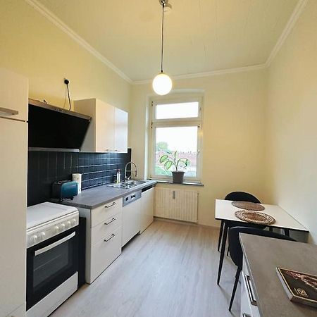 2 Schlafzimmer Waschenspuelmaschine Duisburg Exteriör bild