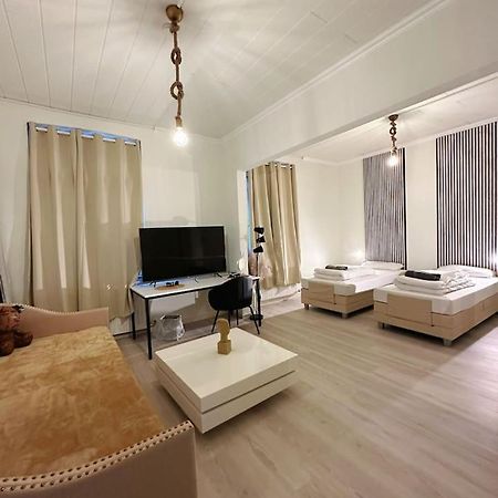 2 Schlafzimmer Waschenspuelmaschine Duisburg Exteriör bild