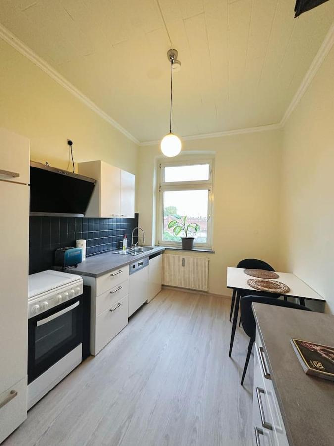 2 Schlafzimmer Waschenspuelmaschine Duisburg Exteriör bild