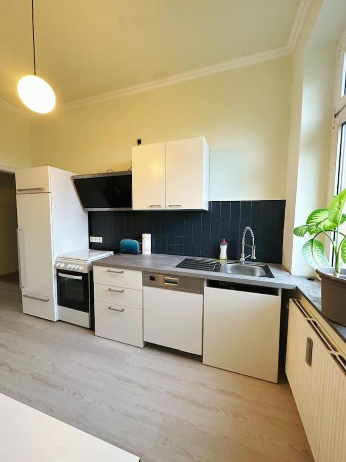 2 Schlafzimmer Waschenspuelmaschine Duisburg Exteriör bild